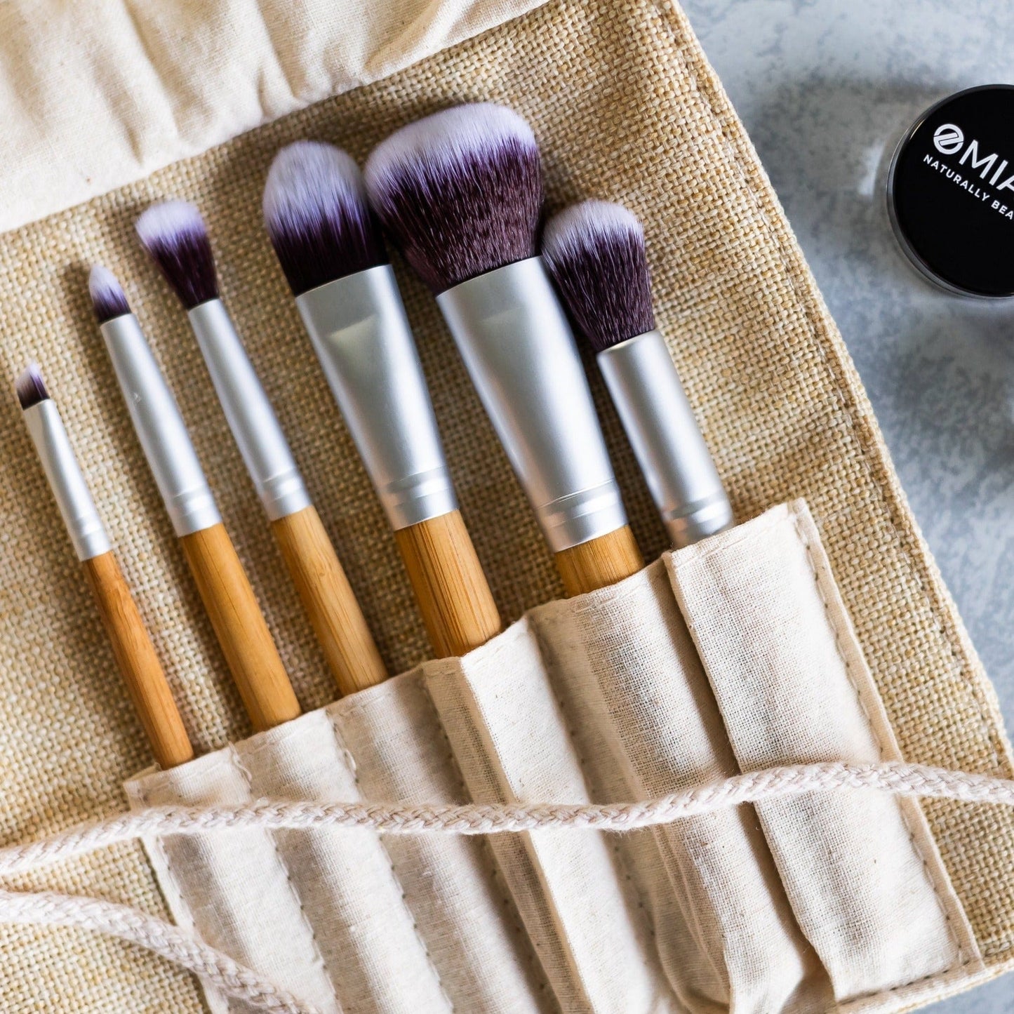 Omiana Beauty Brushes Vegan Angled Eyeliner & Brow Brush